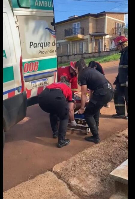 Bomberos de Oberá rescataron a una adolescente atrapada e inconsciente en una alcantarilla imagen-93