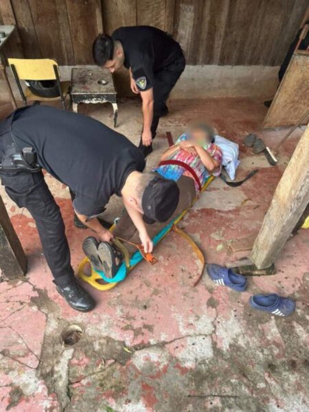 Policías asistieron a una mujer con fuertes dolores en una zona rural de Pozo Azul imagen-8