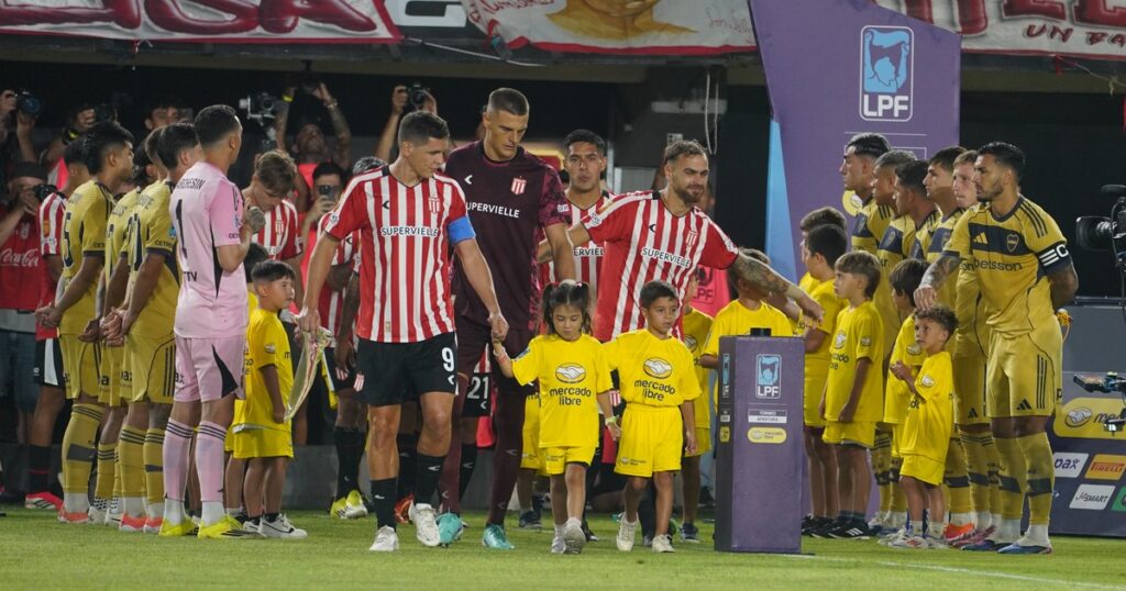 Video: el pasillo oficial que le hizo Boca a Estudiantes imagen-4