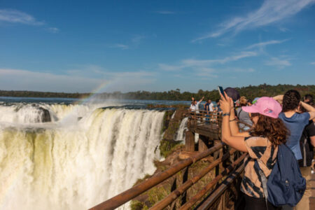 Iguazú vive un verano a pleno con alta ocupación y miles de visitantes diarios imagen-13
