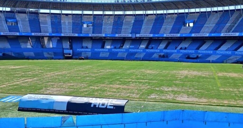 Atención Racing: el mal estado del campo del Cilindro a menos de 48 horas de recibir a Central imagen-4