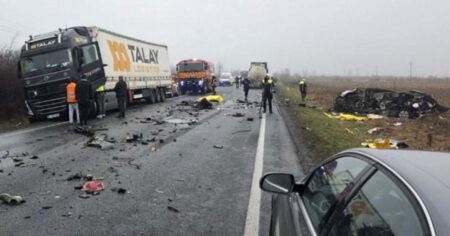 Tragedia en Rumania: siete hinchas del Paok de Grecia perdieron la vida en un accidente vial imagen-15