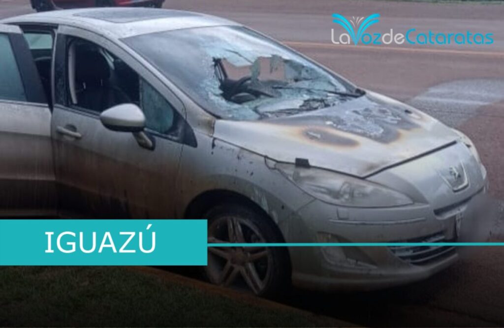 Principio de incendio en un automóvil: un hombre fue asistido de manera preventiva imagen-5