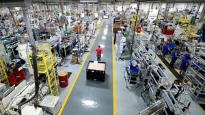 La actividad productiva en el país profundizó su retroceso, con fuertes caídas en la industria y un nuevo freno en la construcción imagen-8