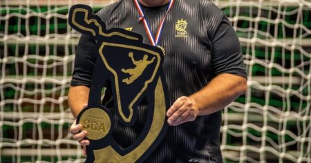 Rodolfo Jung, DT de Los Gladiadores, tras ganar la final del Sur-Centro ante Brasil, con Olé: “Eran más fuertes, pero creímos” imagen-9