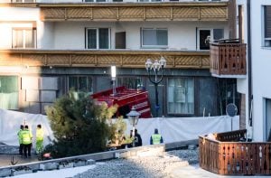 Tragedia en Suiza: sobrevivientes narran caos y falta de seguridad tras incendio en Crans-Montan imagen-7