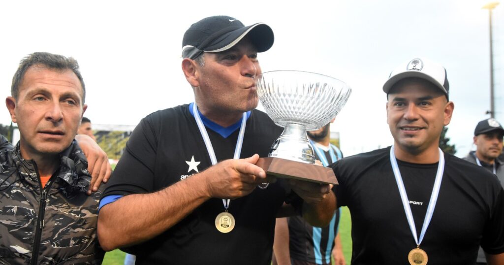 El regreso de un ídolo: Nestor Retamar, protagonista de "Atlas, la otra pasión", vuelve al club imagen-5