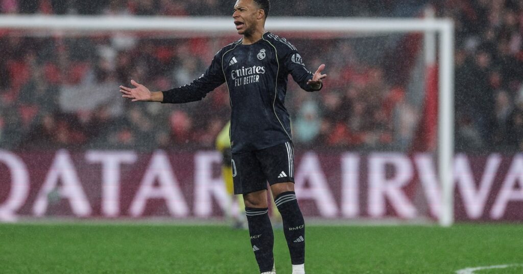 Mbappé, durísimo tras perder con Benfica: "Fue una noche de Champions y nosotros no jugamos un partido de Champions" imagen-4