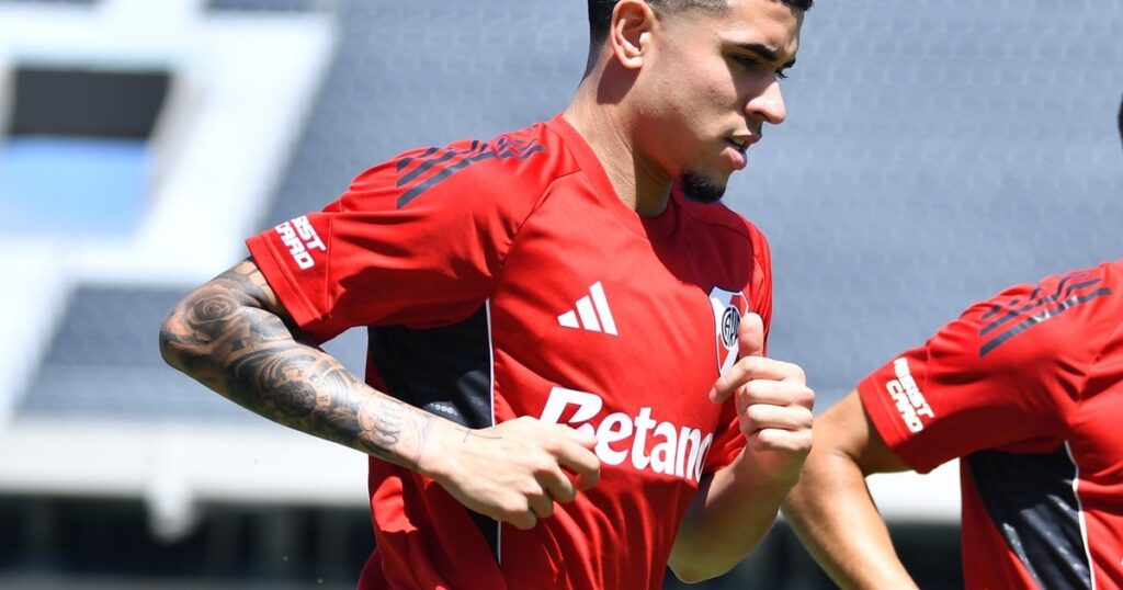 Los detalles de la primera práctica de Kendry Páez en el Monumental imagen-4