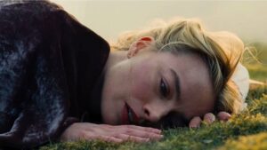 No, ‘Cumbres Borrascosas’ no es la nueva ‘Titanic’: Una película gamberra y deliciosa que se pasa por el forro el libro de Emily Brontë No, 'Cumbres Borrascosas' no es la nueva 'Titanic': Una película gamberra y deliciosa que se pasa por el forro el libro de Emily Brontë imagen-118