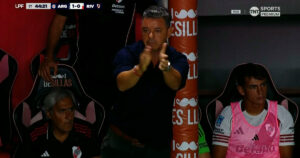 Marcelo Gallardo y otro indicio de su mal momento en River: lo echaron por aplaudir al árbitro Merlos, con quien ya había tenido un encontronazo imagen-3