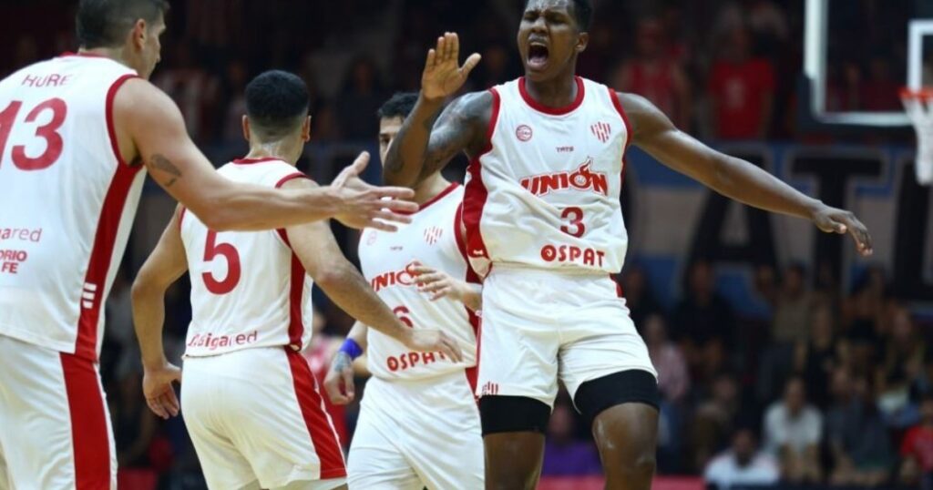 Liga Nacional: Unión se llevó una agónica victoria contra Instituto imagen-4