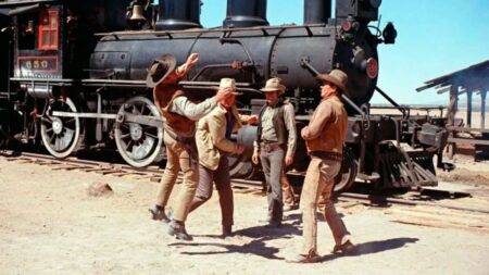 John Wayne sufrió mucho por este western a menudo olvidado: Se fracturó dos costillas, pero seguía haciendo escenas de acción John Wayne sufrió mucho por este western a menudo olvidado: Se fracturó dos costillas, pero seguía haciendo escenas de acción imagen-5