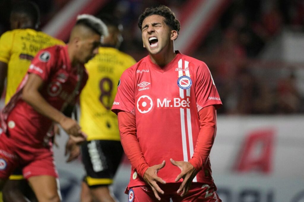 Copa Libertadores: Argentinos se despidió con una amarga derrota por penales ante Barcelona de Ecuador Copa Libertadores: Argentinos se despidió con una amarga derrota por penales ante Barcelona de Ecuador imagen-100