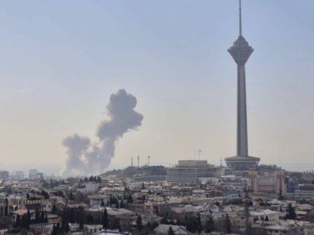 Israel lanzó un ataque sorpresa contra Irán con apoyo de Estados Unidos: se reportan explosiones en varias ciudades imagen-11