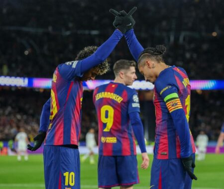 Barcelona venció a Elche y mantiene liderato en Liga de España imagen-10