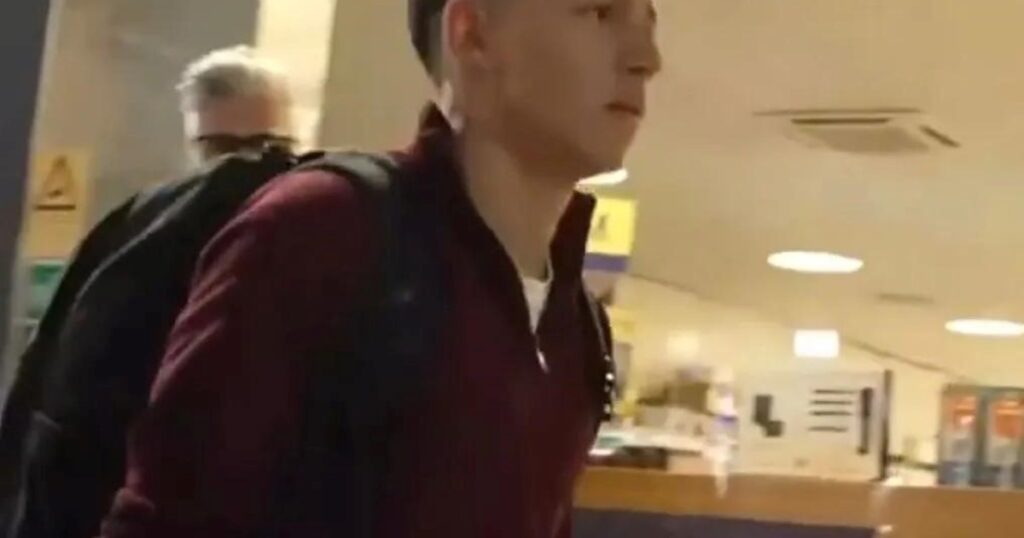 Duro recibimiento para Prestianni en Madrid: «Racista» Duro recibimiento para Prestianni en Madrid: "Racista" imagen-44