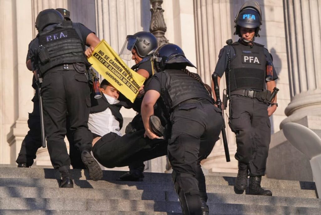 ¿Qué dice el comunicado de la PFA sobre los incidentes en el Congreso con Greenpeace? imagen-5