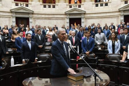 El juego del cordobesismo en el Congreso: niegan un acuerdo con la Casa Rosada, pero hay un tema de interés clave imagen-15
