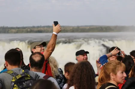 Finde largo de Carnaval: Iguazú, repleto de turistas del país y el mundo Finde largo de Carnaval: Iguazú, repleto de turistas del país y el mundo imagen-15