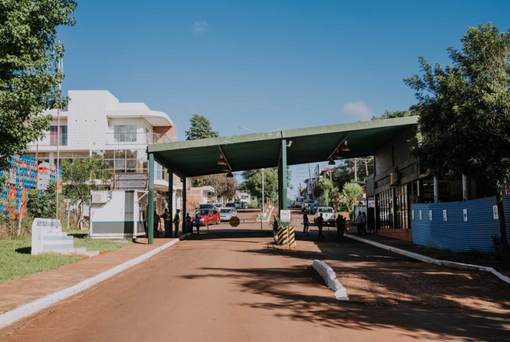 Economías regionales en crisis: “Hay más de 2.000 vecinos de San Antonio que a diario van a trabajar a Brasil” imagen-4