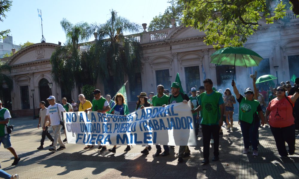 ATE y CTA Misiones se suman al paro contra la reforma laboral ATE y CTA Misiones se suman al paro contra la reforma laboral imagen-5