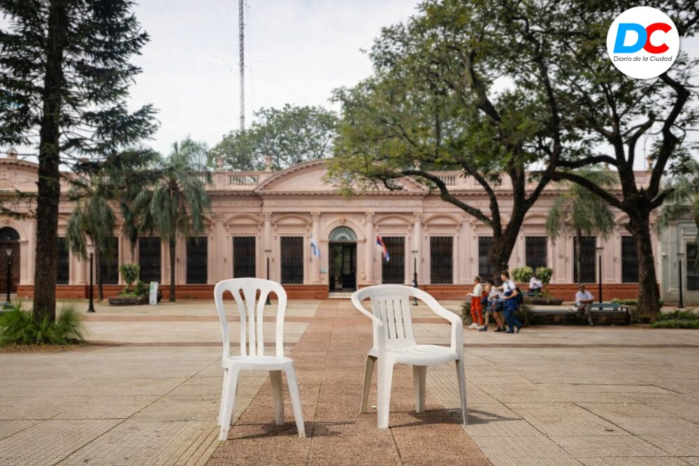 DeBÍ TiRAR MáS FOToS (o cómo se gobierna cuando no alcanza) DeBÍ TiRAR MáS FOToS (o cómo se gobierna cuando no alcanza) imagen-5