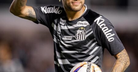 Neymar volvió a jugar con el Santos después de más de dos meses recuperándose de su operación de rodilla imagen-10