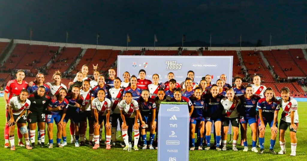 Después del nuevo caos generado por la barra de la U de Chile, hubo paz pero no hubo récord contra River imagen-5