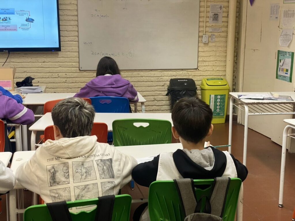 Vuelta a clases: El ciclo lectivo 2026 arranca atravesado por conflictos salariales y déficits de aprendizaje Vuelta a clases: El ciclo lectivo 2026 arranca atravesado por conflictos salariales y déficits de aprendizaje imagen-103