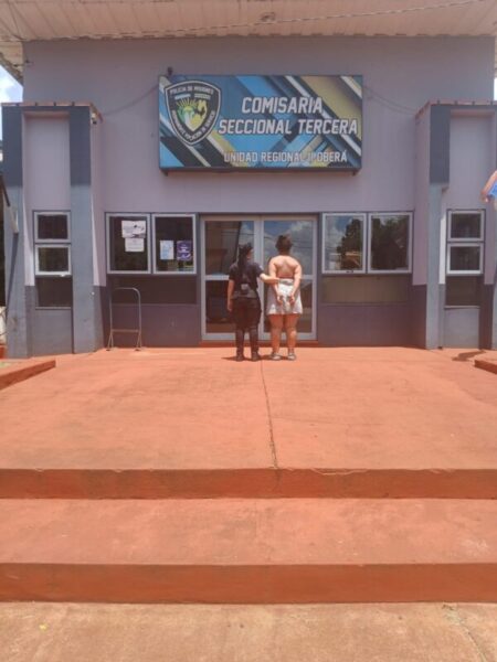 Una mujer fue detenida por intentar robar en una casa y agredir a una policía imagen-9