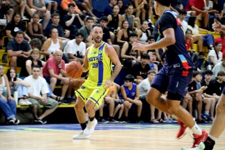 Mitre se quedó con el amistoso Mitre se quedó con el amistoso imagen-47