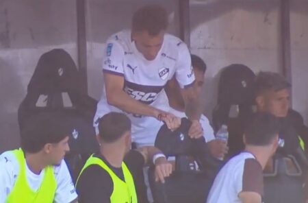 Un gol anulado discutido, una atajada increíble y un héroe imprevisto sellaron el triunfo de Platense ante Barracas Central imagen-7