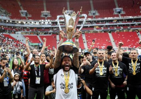 Corinthians campeón: de la insólita expulsión de Carrascal al gol que se perdió Paquetá, el refuerzo millonario de Flamengo imagen-12