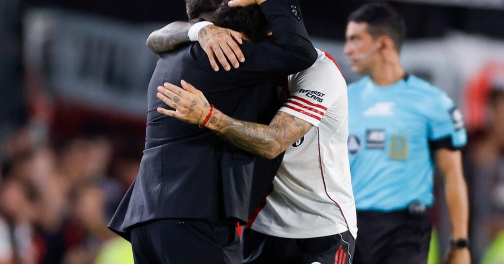 El jugador de River, silbado por los hinchas, que le dedicó un mensaje a Gallardo: «Agradecido para siempre» El jugador de River, silbado por los hinchas, que le dedicó un mensaje a Gallardo: "Agradecido para siempre" imagen-43