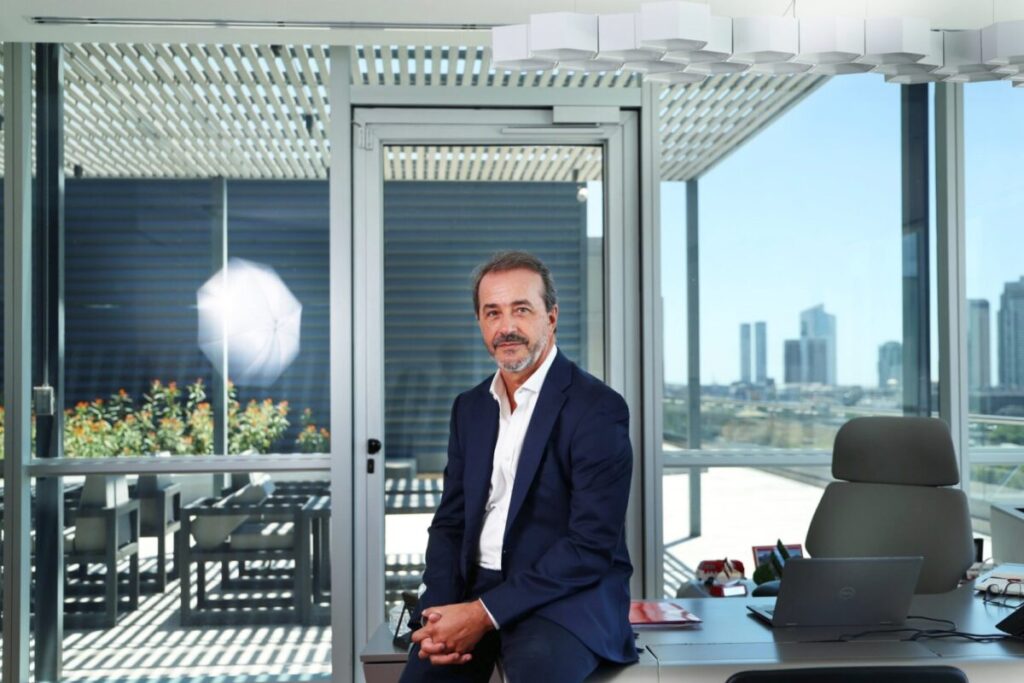 Santander avanza en su plan de inversión: destinará US$230 millones este año imagen-94