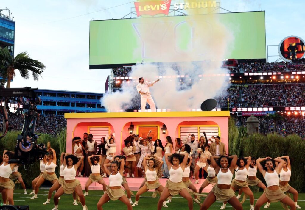 La Casita de Bud Bunny: la historia detrás del mítico escenario de sus shows que también fue parte del Super Bowl La Casita de Bud Bunny: la historia detrás del mítico escenario de sus shows que también fue parte del Super Bowl imagen-4