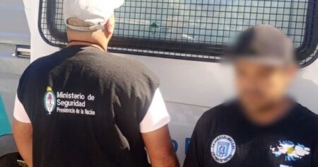 Fue a ver a Racing contra Argentinos y terminó detenido imagen-15