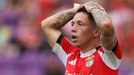 Dura sanción de la UEFA a Gianluca Prestianni: no jugará la revancha ante el Real Madrid Dura sanción de la UEFA a Gianluca Prestianni: no jugará la revancha ante el Real Madrid imagen-123