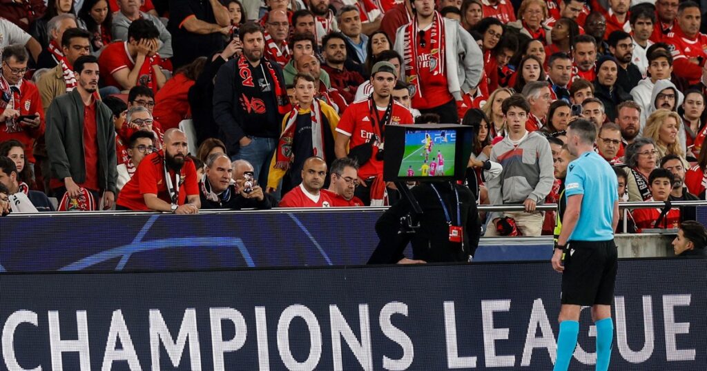 La UEFA se pronunció en contra de la intervención microscópica del VAR La UEFA se pronunció en contra de la intervención microscópica del VAR imagen-40