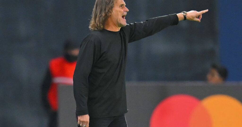 Ruben Darío Insua opinó sobre los arbitrajes en Argentina: "Hay que ser más tolerantes con las decisiones" imagen-40