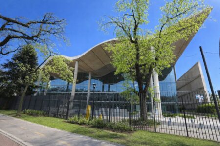 Venden un terreno de casi una manzana en un barrio histórico de la ciudad imagen-16