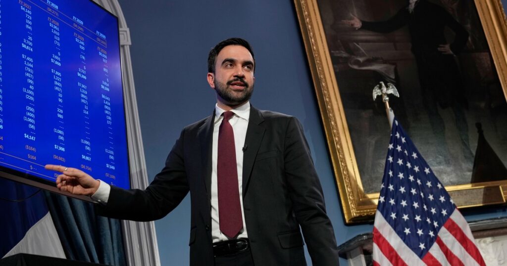 ¿Nueva York en quiebra?: Zohran Mamdani amenaza con un aumento del 9,5% en el impuesto a la propiedad si Kathy Hochul no cubre el déficit imagen-96