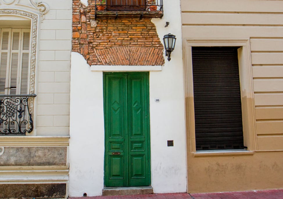 El edificio más estrecho de Buenos Aires: la increíble leyenda de escalvitud que hay detrás de su construcción El edificio más estrecho de Buenos Aires: la increíble leyenda de escalvitud que hay detrás de su construcción imagen-4