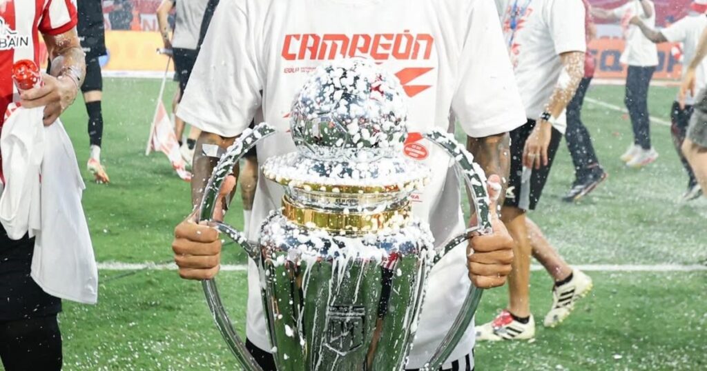 Estudiantes se queda sin Medina: Botafogo envió el pre contrato y es inminente el anuncio oficial imagen-41