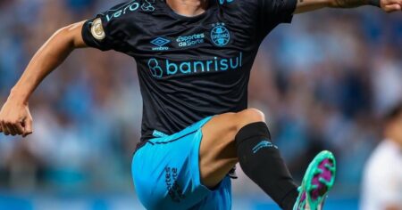 El ex Boca al que Carlos Tevez tuvo de compañero y dirigirá en Talleres El ex Boca al que Carlos Tevez tuvo de compañero y dirigirá en Talleres imagen-12