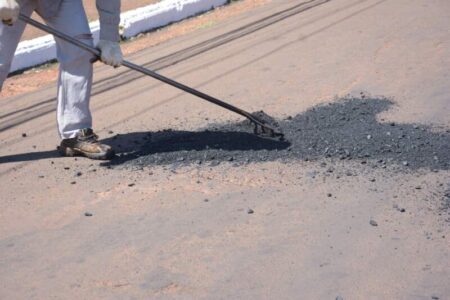 Alem fortalece su infraestructura vial con trabajos de bacheo imagen-112