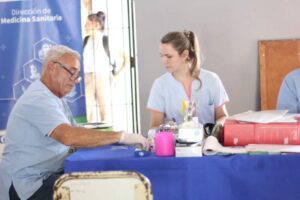 Más de 400 vecinos participaron del Operativo Integral de Salud en el barrio Los Paraísos imagen-1