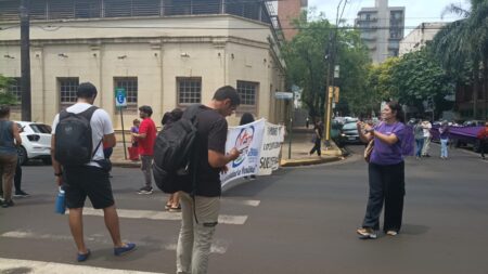 Malestar docente por la oferta salarial del gobierno provincial imagen-128