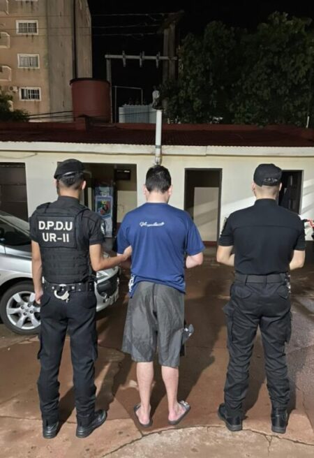 Iba zigzagueando en un auto y con 2,96 g/l de alcohol en sangre: terminó detenido en Oberá Iba zigzagueando en un auto y con 2,96 g/l de alcohol en sangre: terminó detenido en Oberá imagen-63